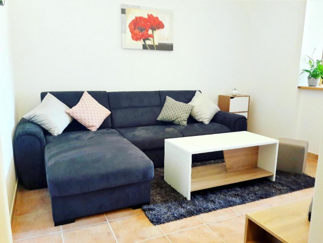 Apartment Nena Near The City Center With Free Parking Pula Exterior foto